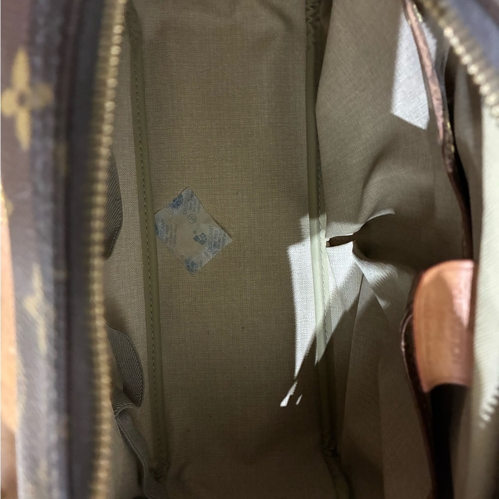 Louis Vuitton Brown Monogram Men's Bag - Picture 7 of 7